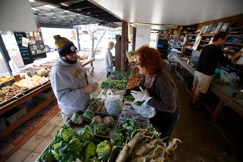 San Diego California, USA, December 13th 2016: | Chino Farms located in Rancho Santa. The farm is recognize and publicize for the high quality produce. Chef Tyler Wisherman being helped by Fran Prince. | (Alejandro Tamayo)