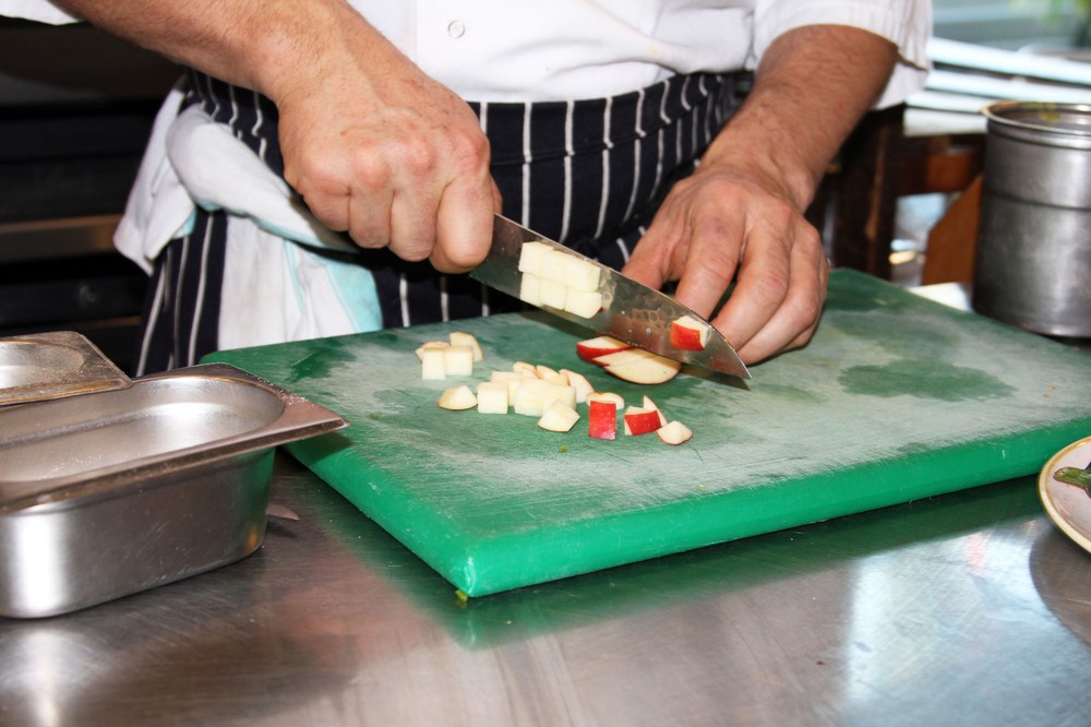 bruno-loubet-workaholics-chopping