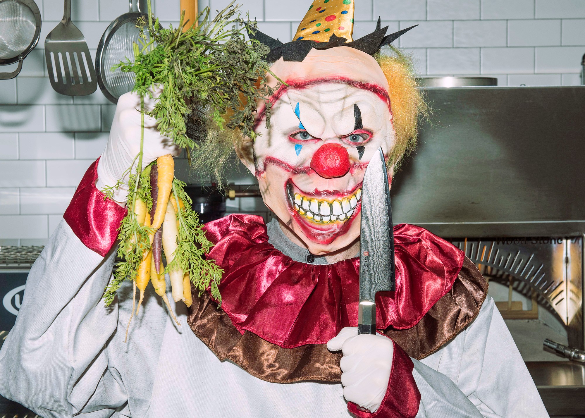 https://munchies-images.vice.com/wp_upload/clown-knives-shoot-11.jpg?crop=0.7145xw:1xh;center,center