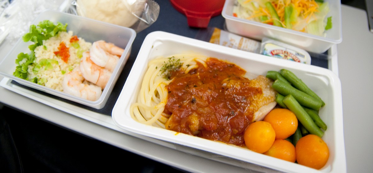 Miss Free Plane Food? Delta’s Bringing It Back to Some US Flights VICE