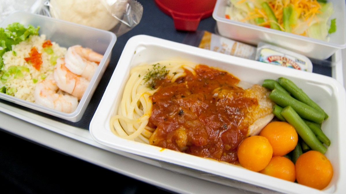 miss-free-plane-food-delta-s-bringing-it-back-to-some-us-flights