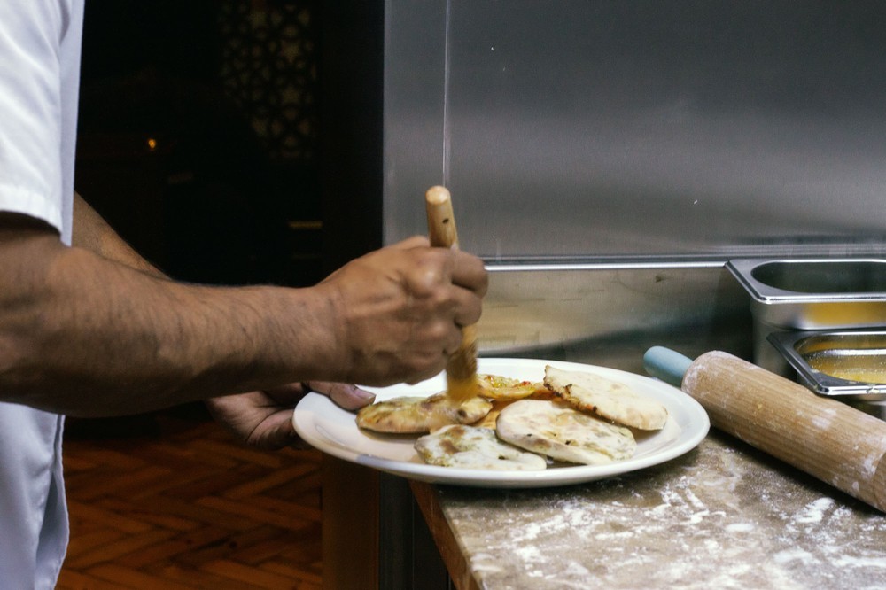 naan-bread-wine-baluchi-london2