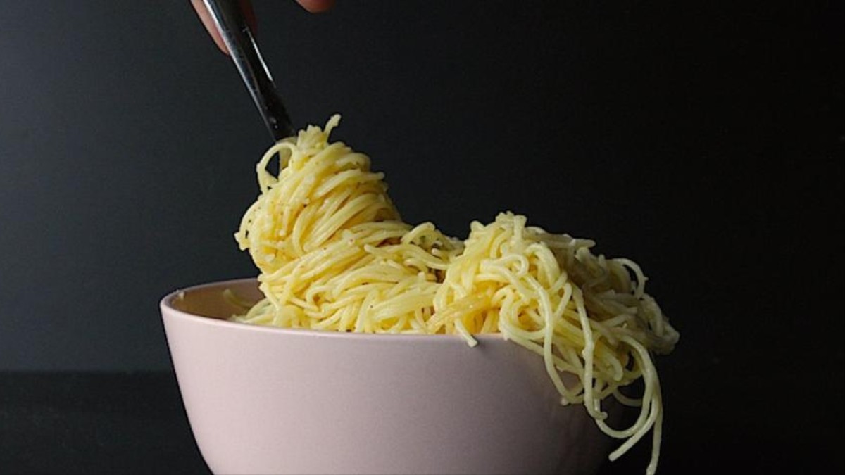 Engelshaar-Pasta mit Parmesan und Knoblauch