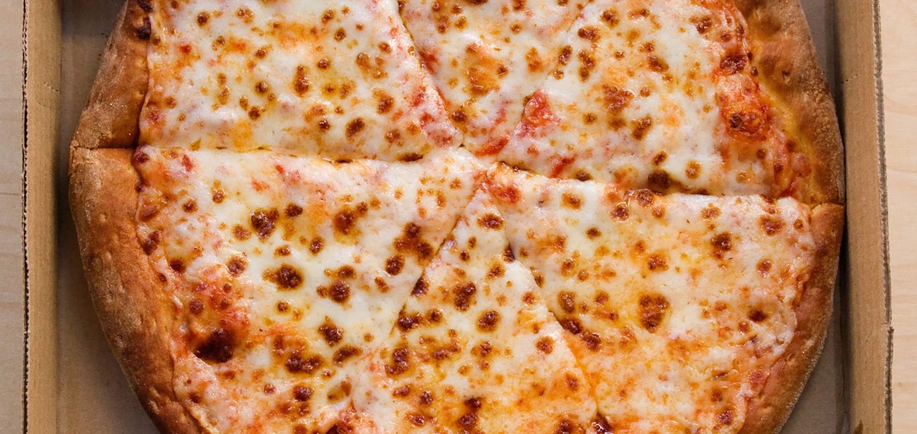 https://munchies-images.vice.com/wp_upload/pizza-parties2.jpg?crop=0.31584362139917693xw:1xh;center,center